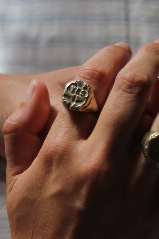 Yes Signet Ring -TUYO